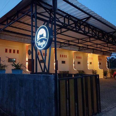 Angler Family Guest House Blitar Εξωτερικό φωτογραφία